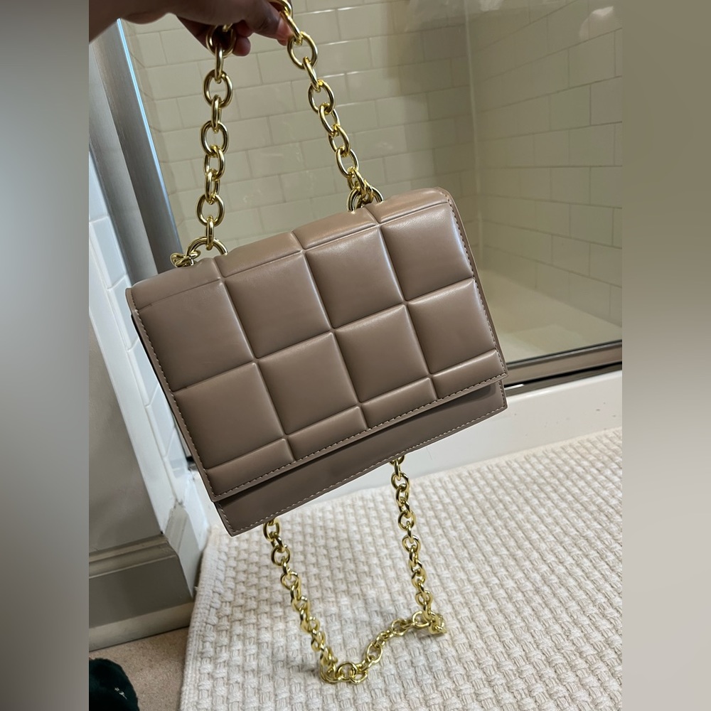 SHEIN QUILTED PLEATHER PURSE in BEIGE with GOLD HARDWARE
